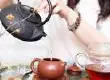 为什么茶艺师注水都要转圈圈？
