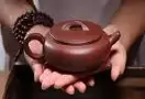 选茶很重要，选一把泡普洱茶的紫砂壶也很重要