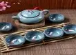 活瓷茶具以二十多种矿物元素和瓷土为原料
