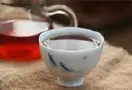红茶是用红茶树的叶子做成的吗？