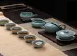 据史料记载分析我国最早的有关“茶具”的记载一词出现