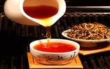 山上小种的茶味是一种香味芬芳的芳香。