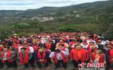 世界上500多名茶人们聚集在中国临沧红茶节昆拜3200古茶